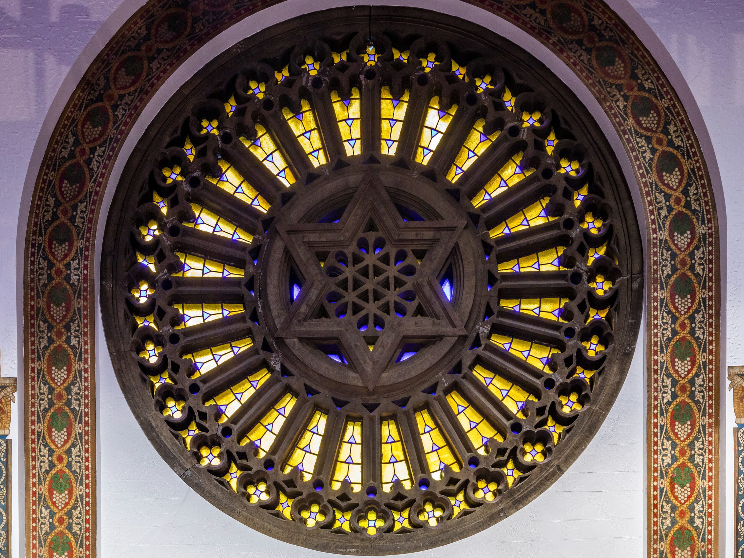 ornate designs at b'nai jeshurun