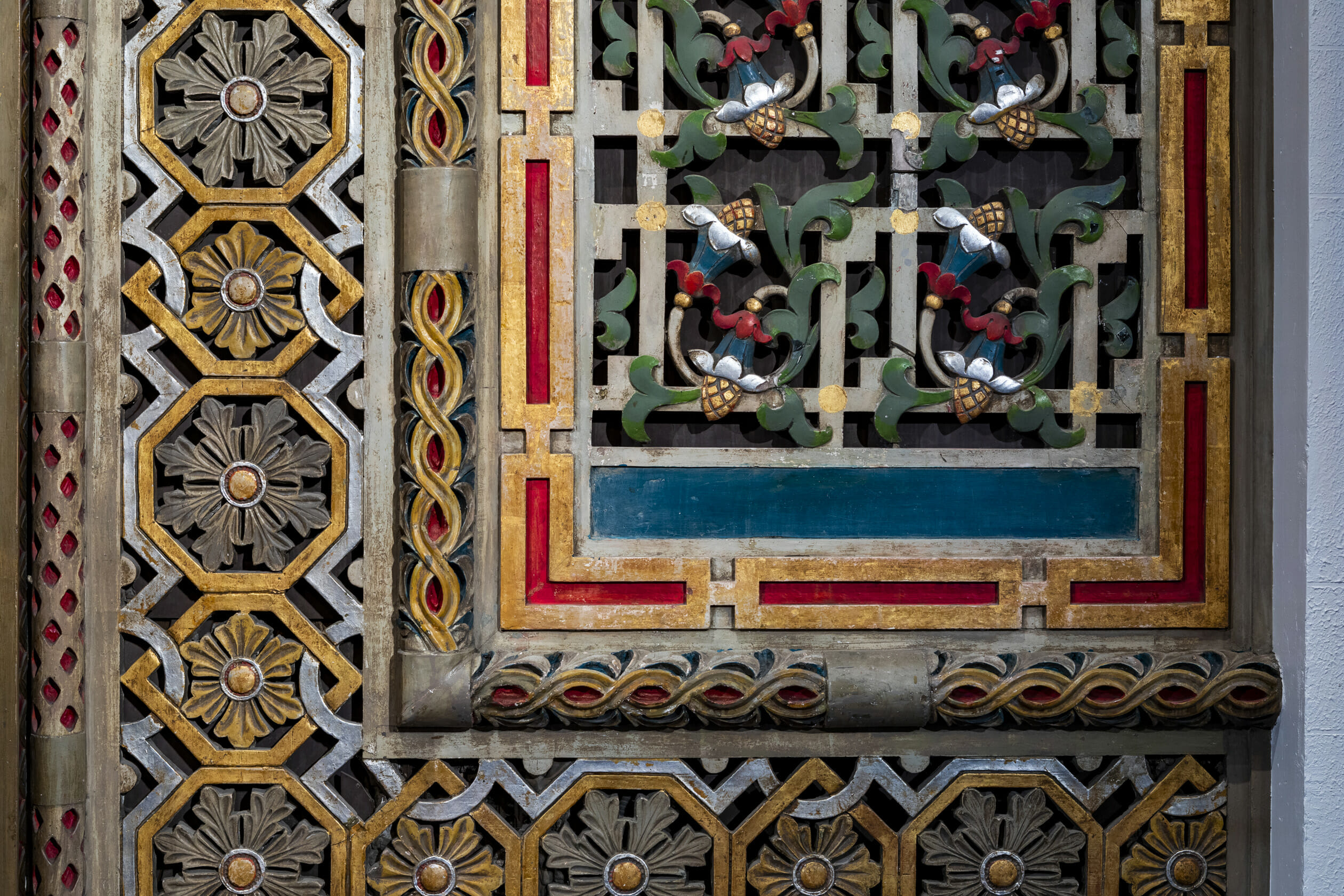 ornate designs at b'nai jeshurun