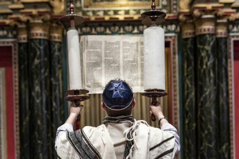 Shabbat Morning Services