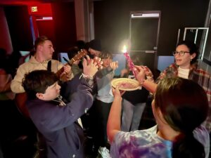 Havdalah at 7th-grade trip to Boston